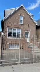 944 W 32nd Street, Chicago, IL 60608