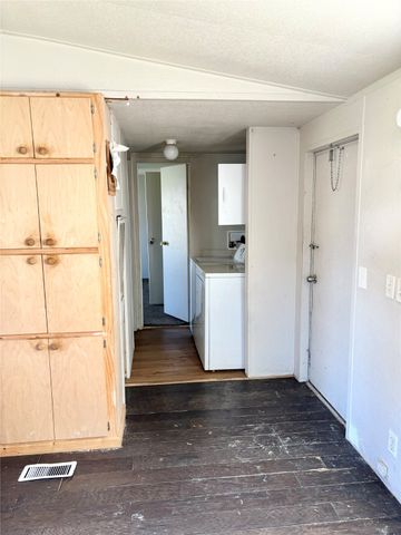 7227 Comanche Trail, Weatherford, TX 76087