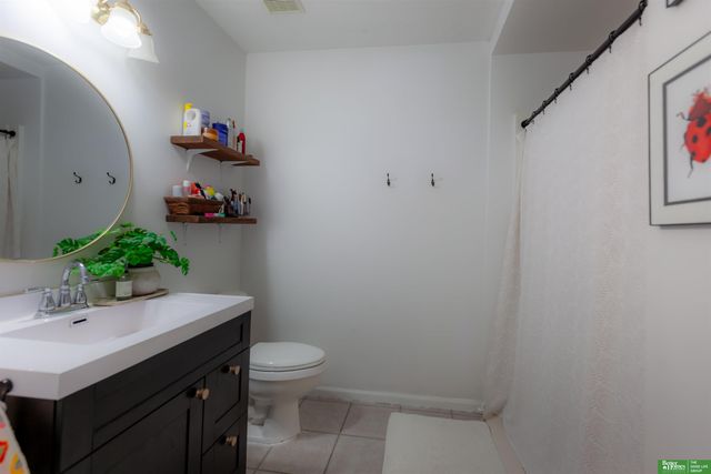 2111 Kingswood Circle, Lincoln, NE 68521