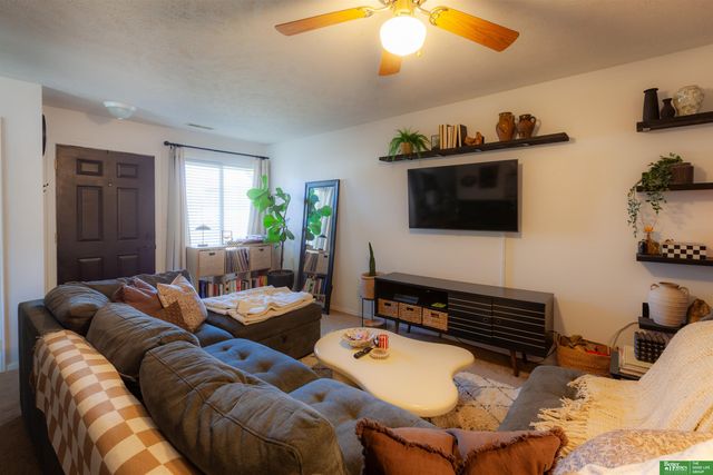 2111 Kingswood Circle, Lincoln, NE 68521