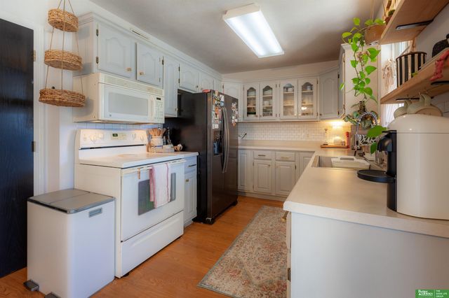 2111 Kingswood Circle, Lincoln, NE 68521