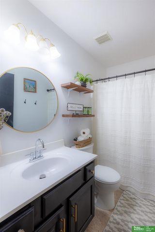 2111 Kingswood Circle, Lincoln, NE 68521