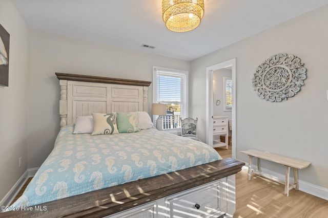 5423 Emerald Drive, Emerald Isle, NC 28594