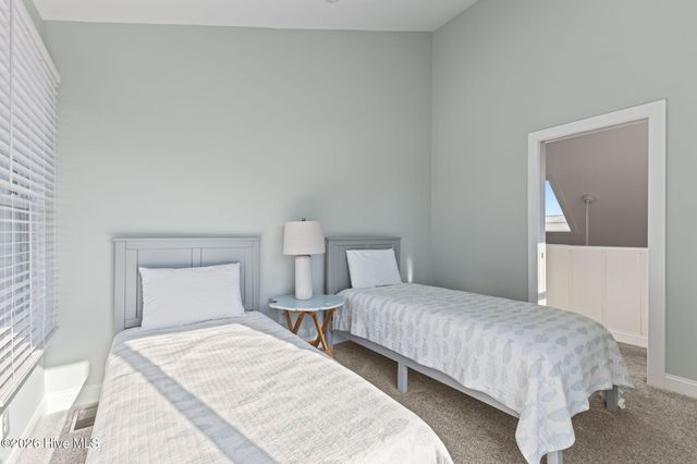 5423 Emerald Drive, Emerald Isle, NC 28594