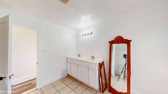 190 Euclid Avenue and Lot 186, Mount Clemens, MI 48043