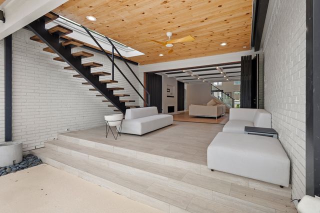 7621 Cedar Elm Drive, Irving, TX 75063