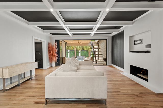 7621 Cedar Elm Drive, Irving, TX 75063