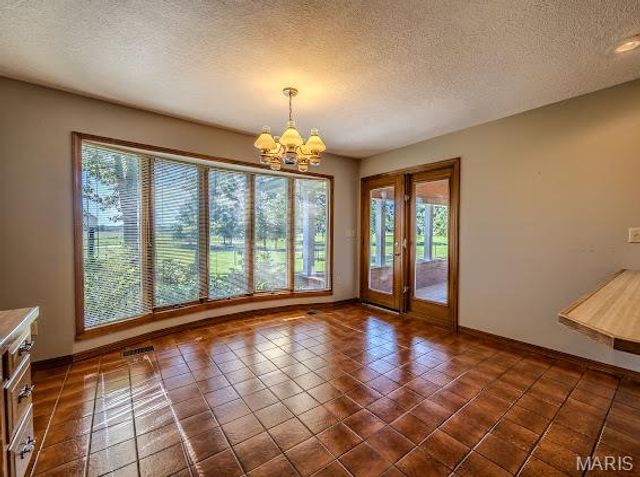 20325 SOUTH HWY 5, Lebanon, MO 65536