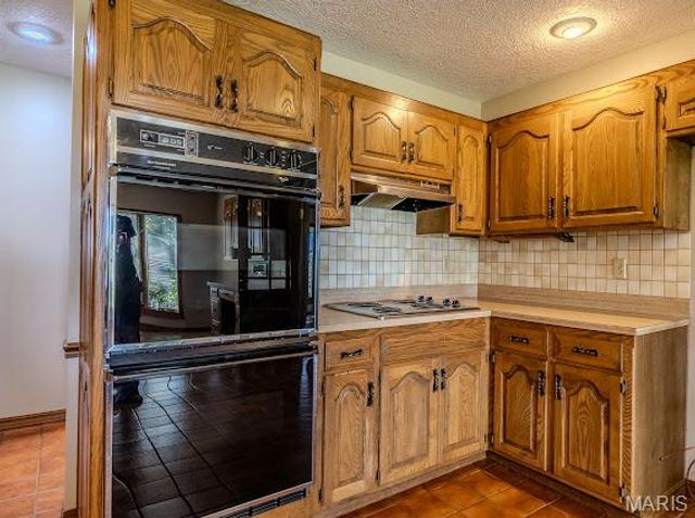 20325 SOUTH HWY 5, Lebanon, MO 65536