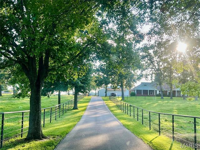 20325 SOUTH HWY 5, Lebanon, MO 65536