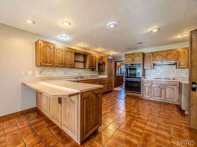 20325 SOUTH HWY 5, Lebanon, MO 65536