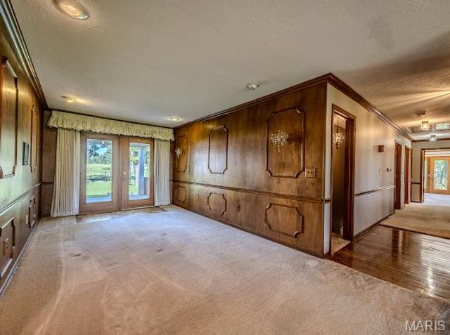 20325 SOUTH HWY 5, Lebanon, MO 65536