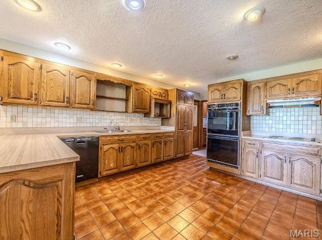 20325 SOUTH HWY 5, Lebanon, MO 65536