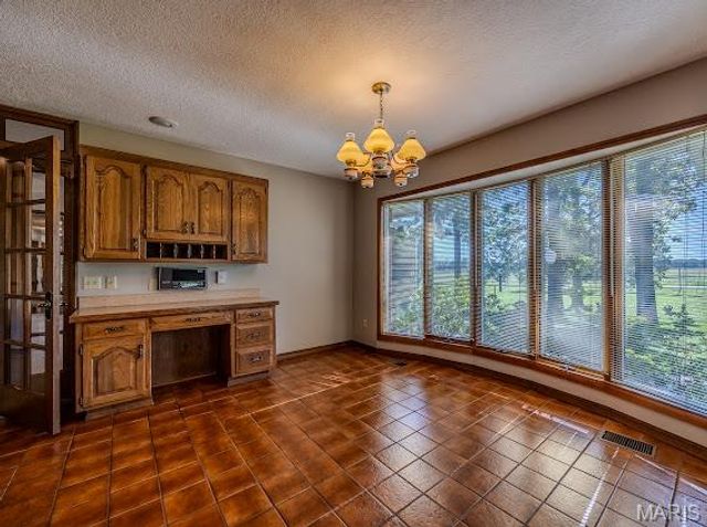 20325 SOUTH HWY 5, Lebanon, MO 65536