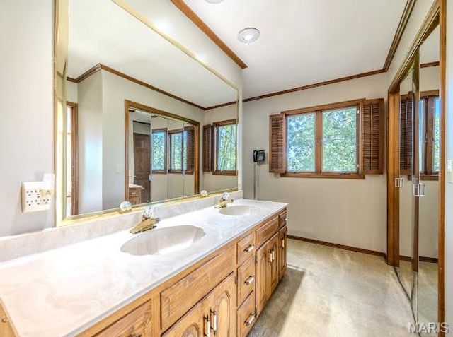 20325 SOUTH HWY 5, Lebanon, MO 65536