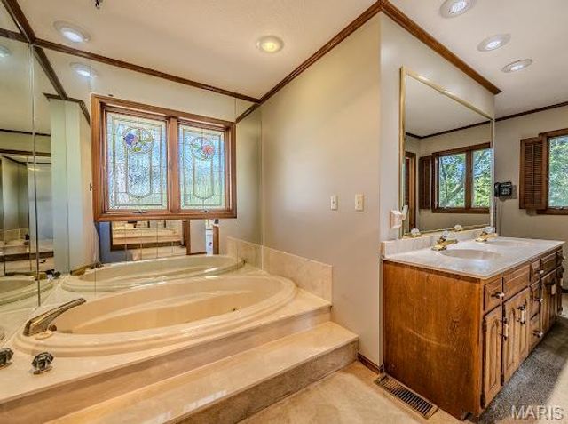 20325 SOUTH HWY 5, Lebanon, MO 65536