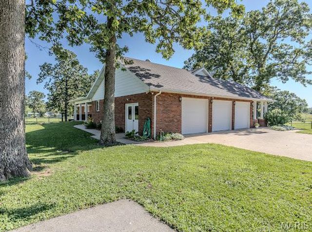 20325 SOUTH HWY 5, Lebanon, MO 65536