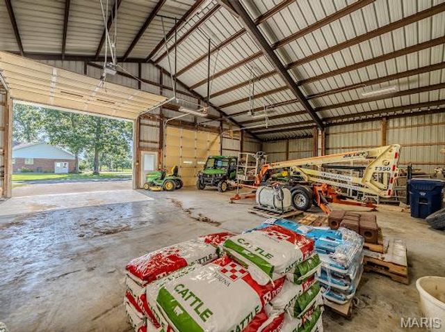 20325 SOUTH HWY 5, Lebanon, MO 65536