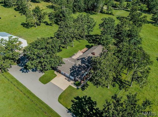 20325 SOUTH HWY 5, Lebanon, MO 65536