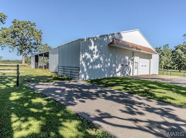 20325 SOUTH HWY 5, Lebanon, MO 65536