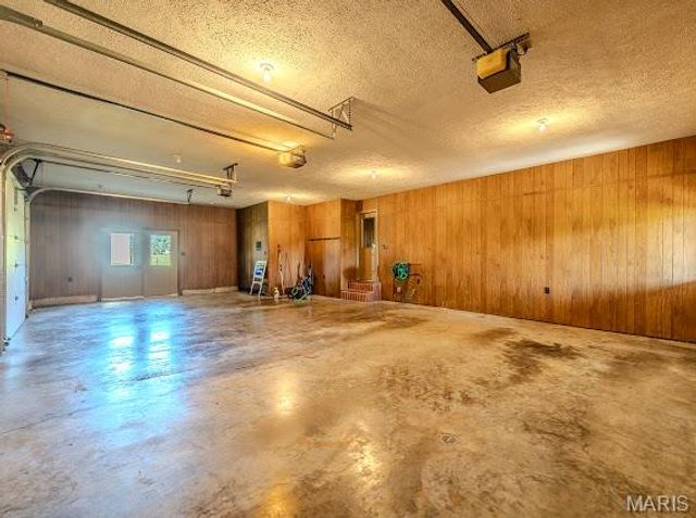 20325 SOUTH HWY 5, Lebanon, MO 65536