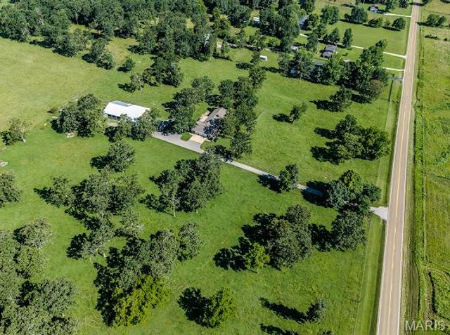 20325 SOUTH HWY 5, Lebanon, MO 65536