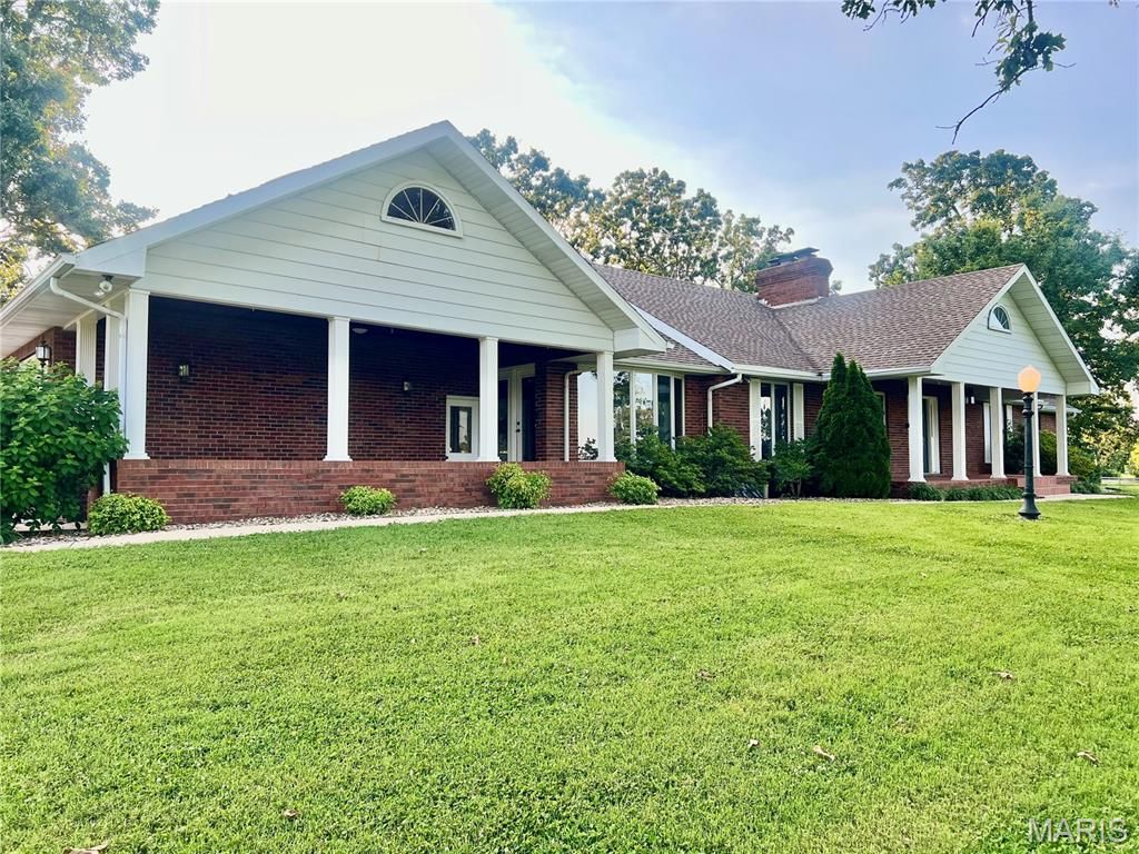 20325 SOUTH HWY 5, Lebanon, MO 65536