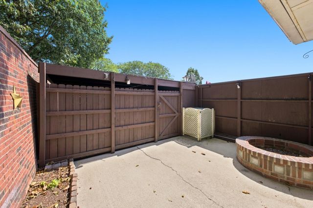 5538 Brackenridge Avenue, L-10, Columbus, OH 43228