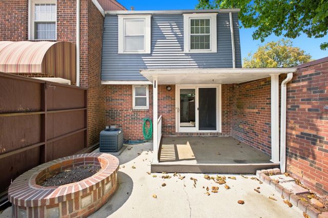 5538 Brackenridge Avenue, L-10, Columbus, OH 43228