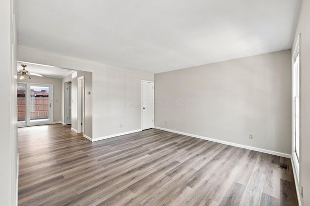 5538 Brackenridge Avenue, L-10, Columbus, OH 43228