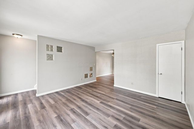 5538 Brackenridge Avenue, L-10, Columbus, OH 43228