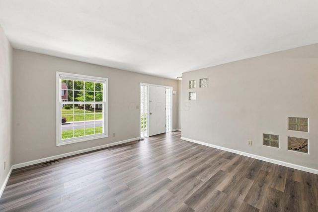 5538 Brackenridge Avenue, L-10, Columbus, OH 43228