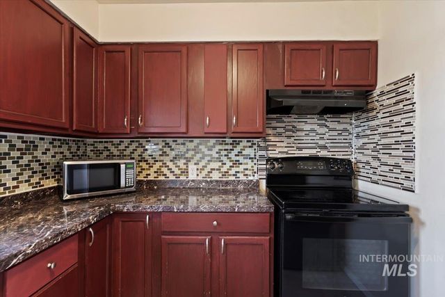 112 Palo Alto Drive, Caldwell, ID 83605