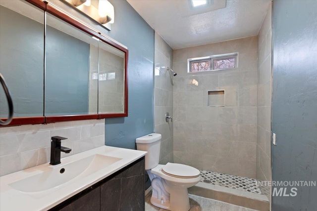 112 Palo Alto Drive, Caldwell, ID 83605