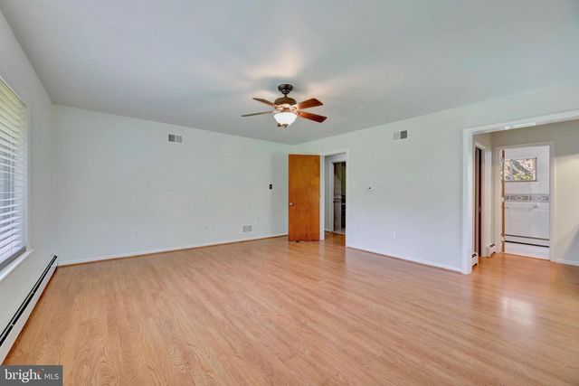 1066 WALKER SCHOOL RD, Smyrna, DE 19977