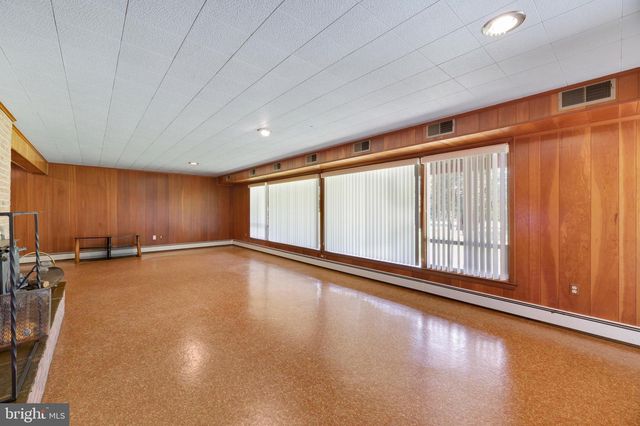 1066 WALKER SCHOOL RD, Smyrna, DE 19977