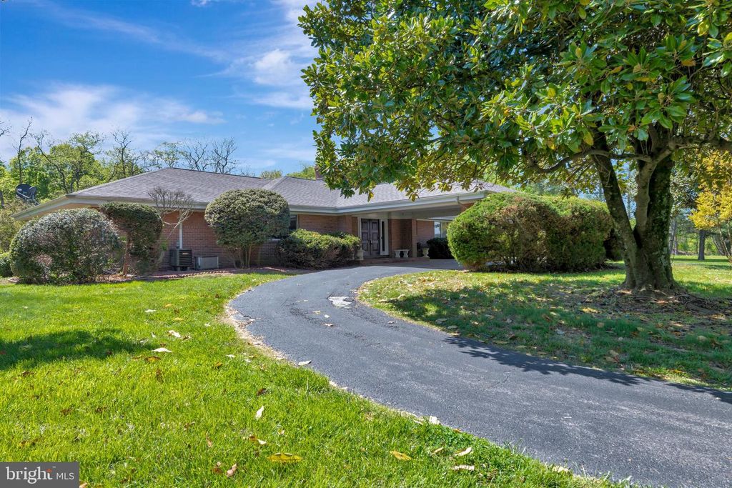 1066 WALKER SCHOOL RD, Smyrna, DE 19977