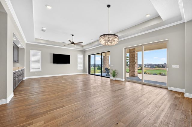 10601 Drinkwater Drive, Denton, TX 76207