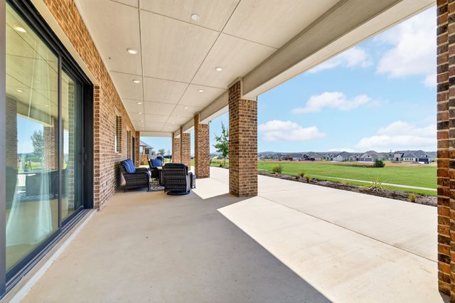 10601 Drinkwater Drive, Denton, TX 76207