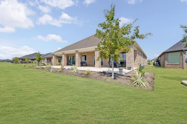 10601 Drinkwater Drive, Denton, TX 76207