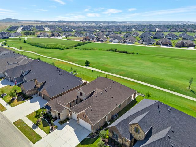 10601 Drinkwater Drive, Denton, TX 76207