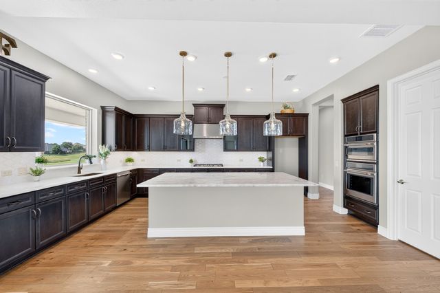 10601 Drinkwater Drive, Denton, TX 76207