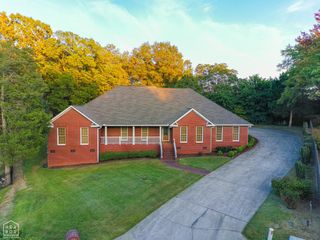 1304 leominster, Jonesboro, AR 72401