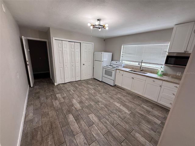 937 15TH STREET W, Bradenton, FL 34205