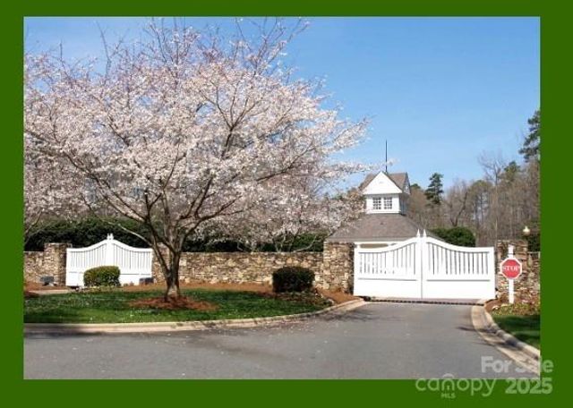 101 Stonebridge Drive, New London, NC 28127