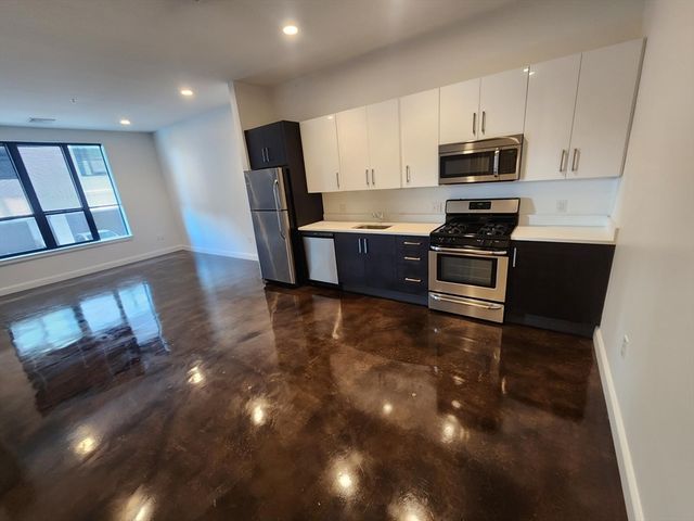 22 Mechanic 308, Quincy, MA 02169