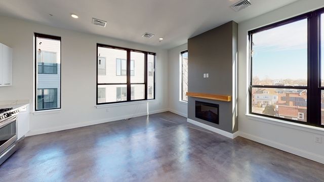 22 Mechanic 308, Quincy, MA 02169