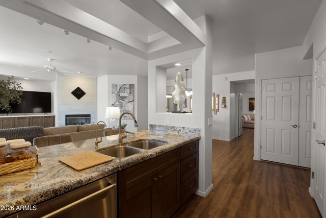 11500 E COCHISE Drive 1068, Scottsdale, AZ 85259