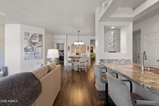 11500 E COCHISE Drive 1068, Scottsdale, AZ 85259