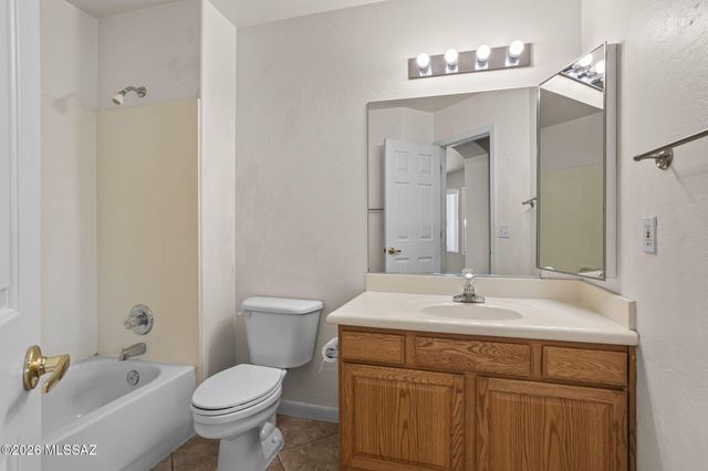 3775 N Nash Creek Court, Tucson, AZ 85745